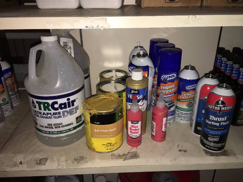 lot 28 image: LOT OF MISC. AUTOMOTIVE FLUIDS AND CHEMICALS