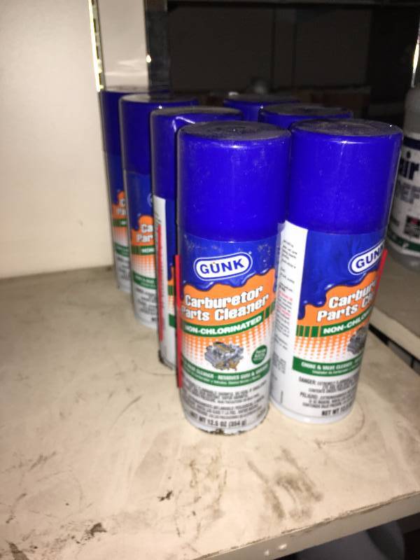 lot 29 image: 8 CANS OF GUNK CARBURETOR CLEANER