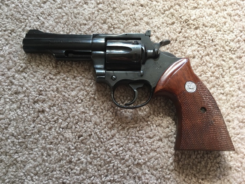 lot 17 image: COLT TROOPER MK III 38 Special REVOLVER