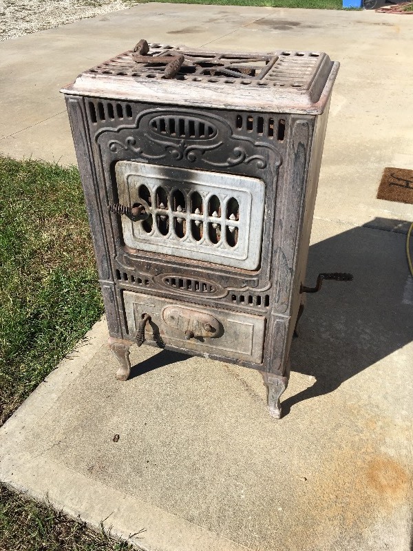 lot 16 image: BAKER-NAGLE WOOD STOVE Winter is a comin