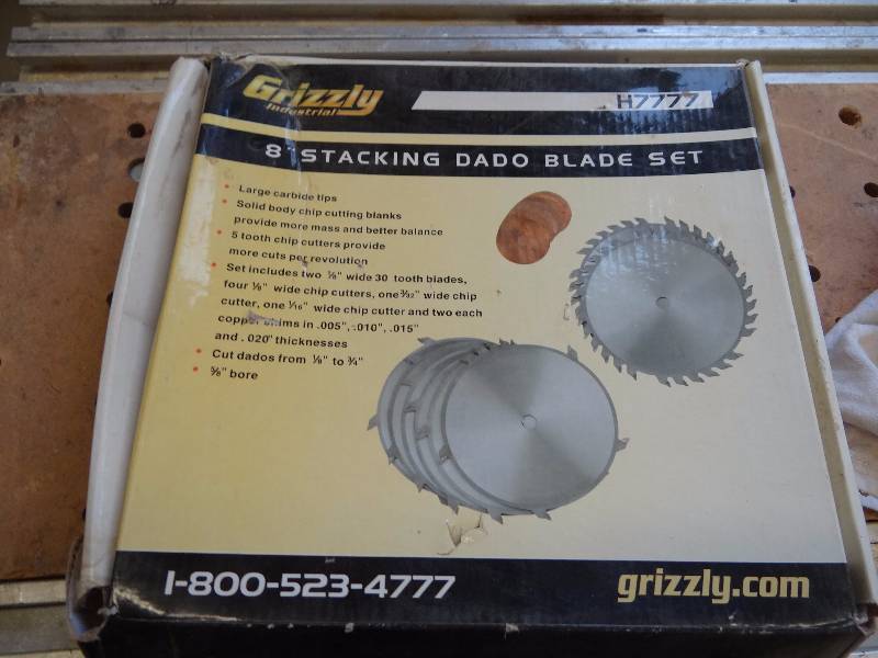 lot 5291 image: Grizzly 8 Stacking Dado Blade Set