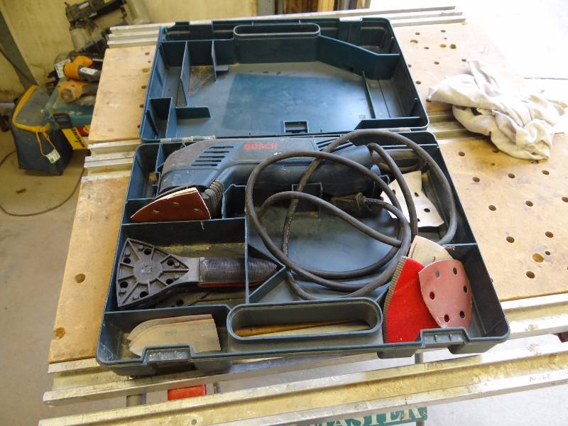 lot 5299 image: Bosch Corded Finish Sander