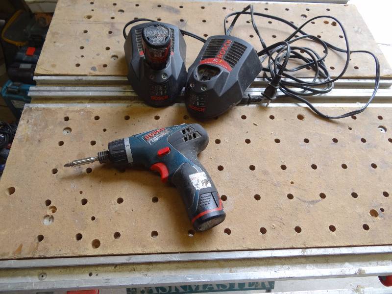 lot 5305 image: Bosch Cordless Drill