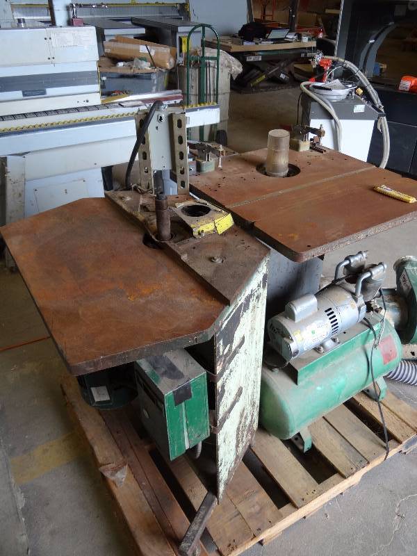 lot 5401 image: Heavy Duty Shaper Table