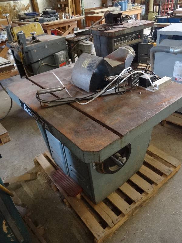 lot 5409 image: Invicta Delta Shaper Table