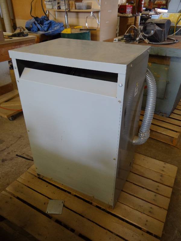 lot 5410 image: Cutler Hammer Dry Type Distribution Transformer