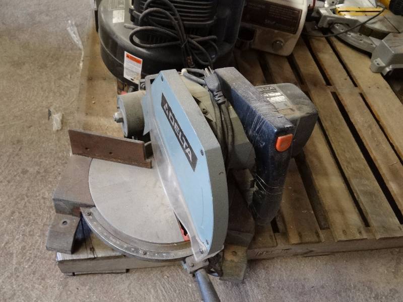 lot 5420 image: Delta 10 Miter Saw