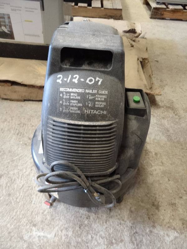 lot 5421 image: Hitachi Pneumatic Fastener Compressor