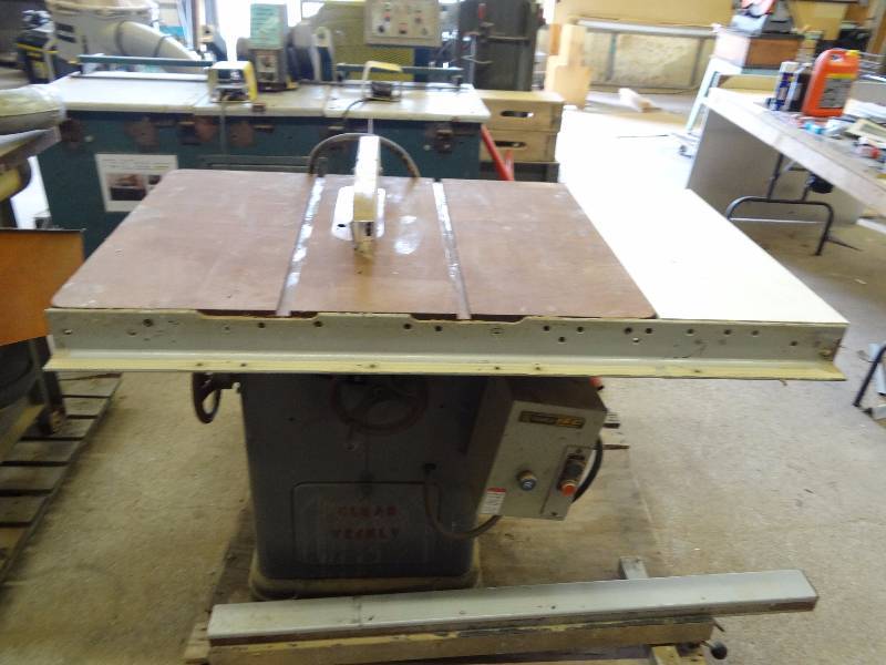 lot 5425 image: Industrial Table Saw