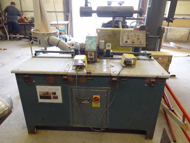 lot 5426 image: Auto Framer Framing Table
