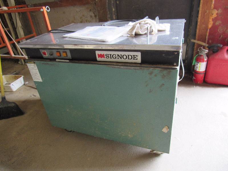 lot 5277 image: Signode Semi Automatic Strapping Machine