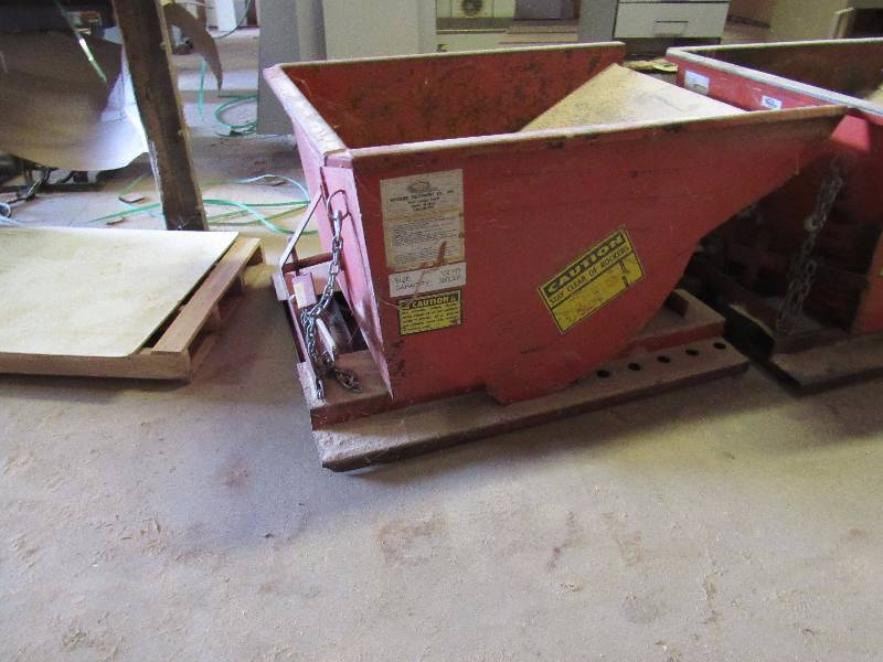 lot 5286 image: MECO Self Dumping Hopper