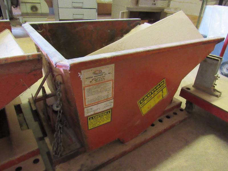 lot 5287 image: MECO Self Dumping Hopper
