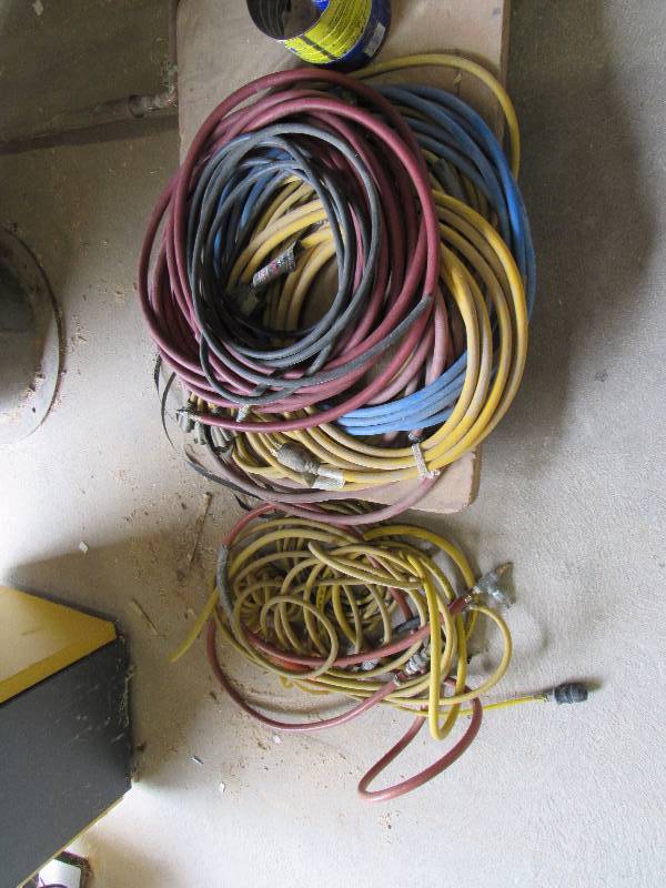 lot 5316 image: Lot Of Hoses And Power Cable