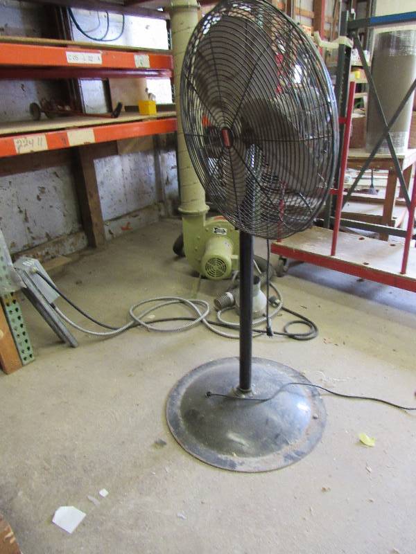 lot 5320 image: Dayton Shop Fan