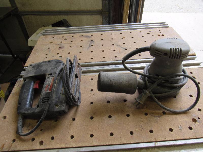 lot 5334 image: Skil Jig Saw And Sander With Porter Cable Palm Sander