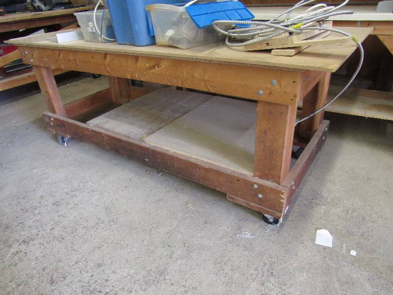 lot 5346 image: 38 X 94 Rolling Work Top Table