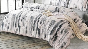 lot 388 image: King Comforter Retail $46.99 RCY-1