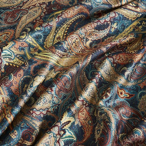 lot 418 image: Queen Comforter Retail $79.99 RCY-1