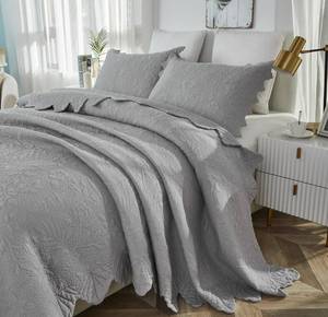 lot 448 image: Queen Quilt Set Retail $159.90 RCY-1