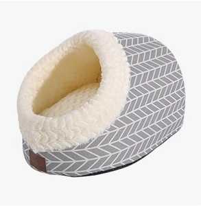 lot 470 image: Cat Bed Retail $24.99 RCY-1