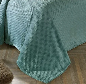 lot 473 image: Twin Size Waffle Textured Fleece Blanket Retail $21.99 RCY-1