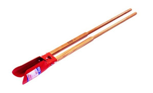 lot 476 image: Post Hole Digger Retail $150.91