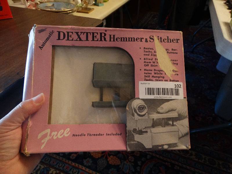 lot 102 image: Mini Vintage Automatic Dexter hemmer & Stitch.