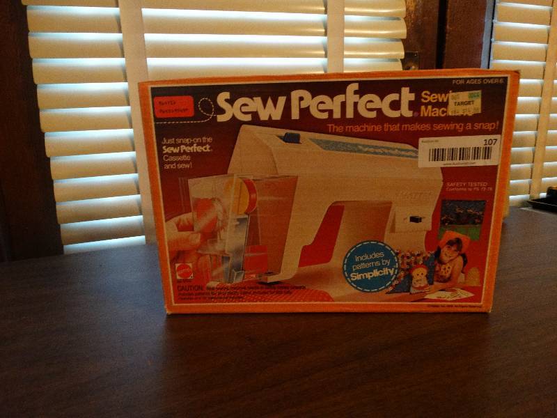 lot 107 image: Mini Vintage Sew Perfect.
