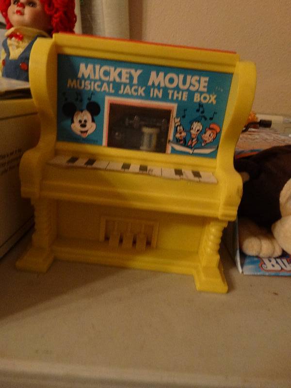 lot 179 image: Mickey Mouse Musical Jack N Box