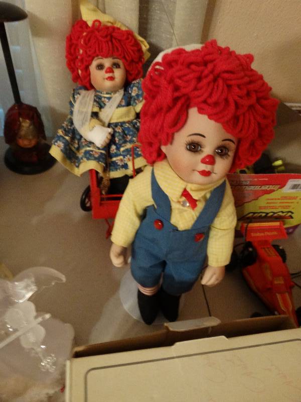 lot 180 image: Pair of Raggedy Ann Jack n Jill