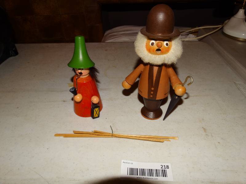 lot 218 image: 2-Wooden Smoker.