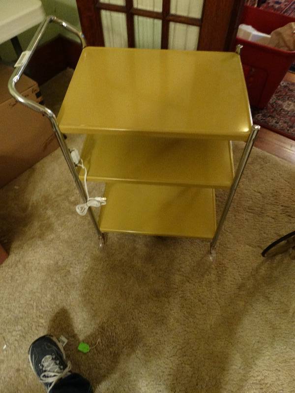 lot 288 image: Metal cart.