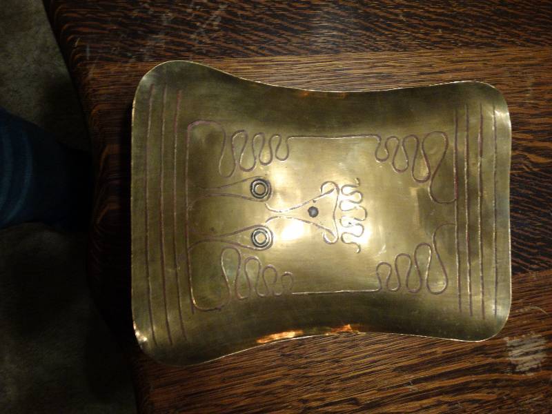 lot 291 image: Sarna Brass tray.