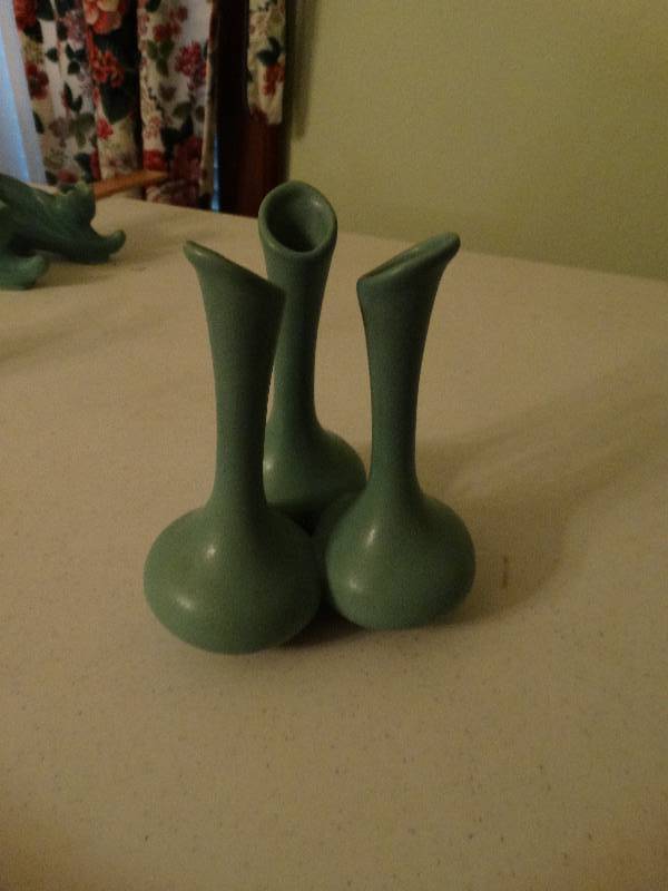 lot 299 image: Van Briggle Pottery trio bud vase.
