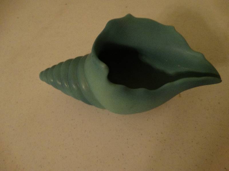 lot 304 image: Van Briggle Pottery seashell.