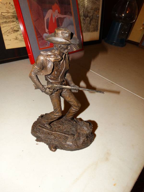 lot 319 image: Statue The rife man by Jim P.