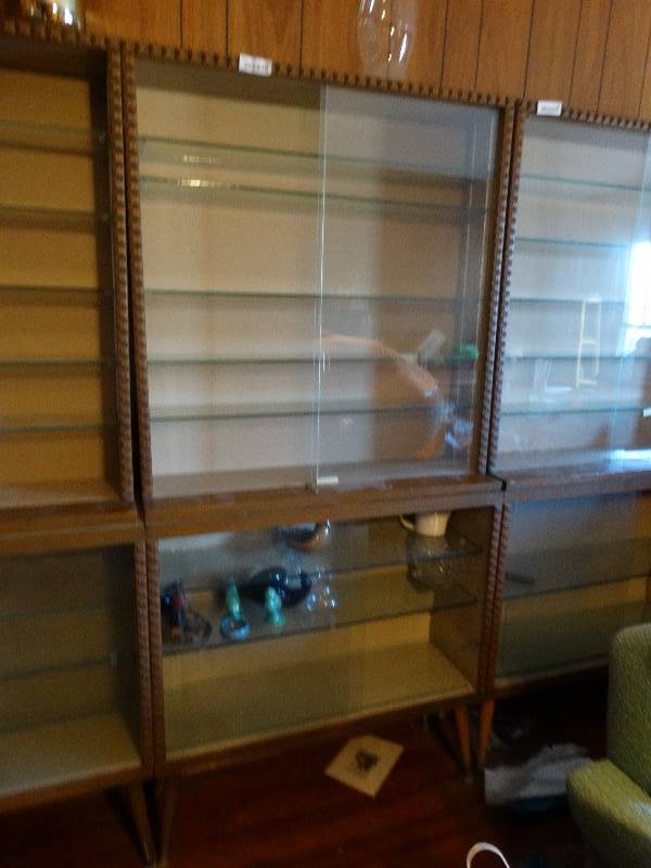 lot 323 image: 2 piece glass case w8 glass shelves.  NO CONTENTS