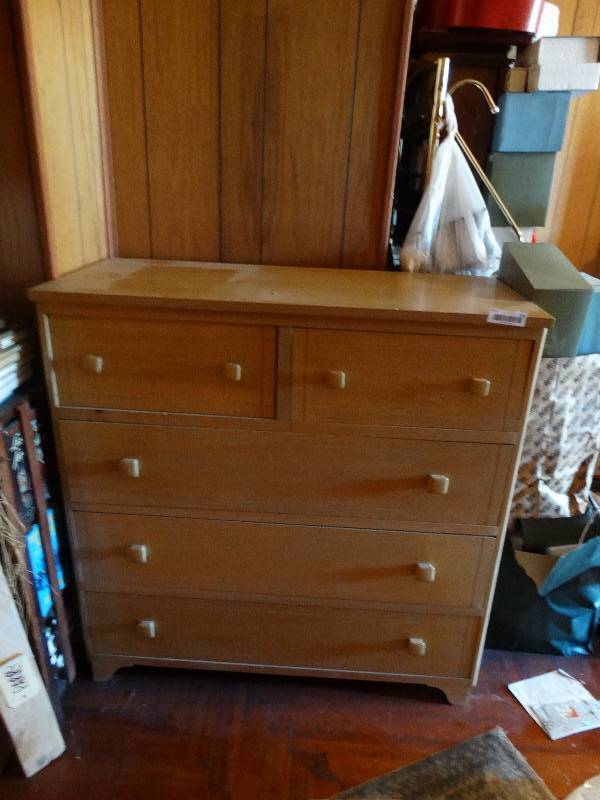 lot 326 image: 5 Drawer chester drawer.