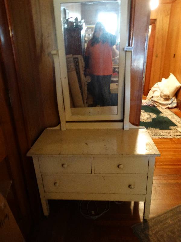 lot 327 image: Low boy dresser wlarge mirror.