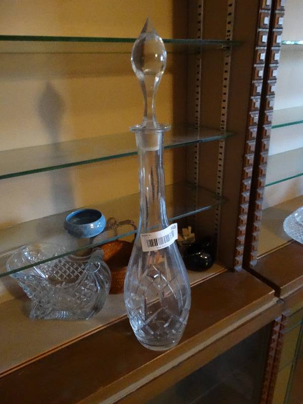 lot 343 image: Crystal wine decanter.