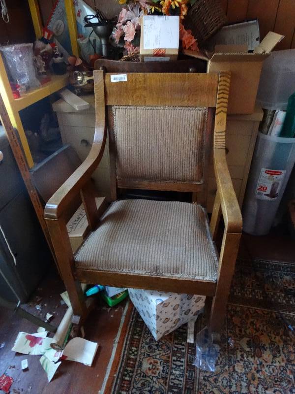 lot 346 image: Antique rocker.