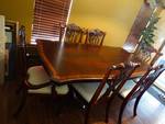 Vineyard dinning table 2 leafs & 4 pads W/6 cushions chairs.