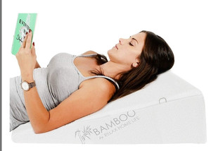 lot 565 image: 7.5 Inch Bed Wedge Pillow Retail $43.97