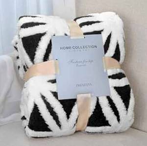 lot 642 image: Sherpa Fleece Blanket Retail $29.99 RCY-1