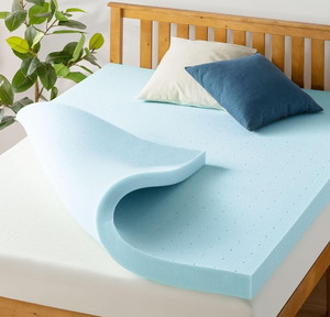 lot 647 image: Memory Foam Mattress Topper Queen Retail $129.99 MIX8423