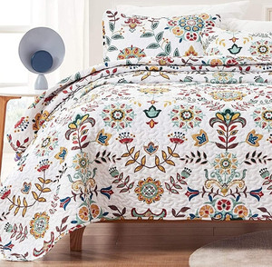 lot 666 image: Quilt Set - King Size Retail $46.99 RCY-1