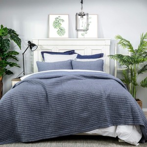 lot 40149 image: ELEGANT LIFE HOME Cotton Yarn Dyed Chambray Collection Cotton Fill - Lightweight Channel Stitch Stitching Bedding Quilt, Oversized King Blue Color, 106in x 90in