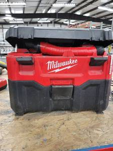 lot 43092 image: Milwaukee 2 Gal WetDry Vac