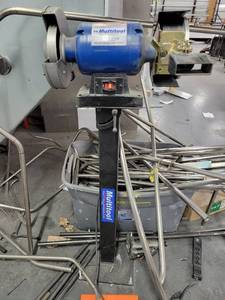 lot 41505 image: Multitool Belt and Disc Grinder